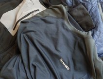 Funkční termoprádlo značky Simms Fishing vysoké kvality.